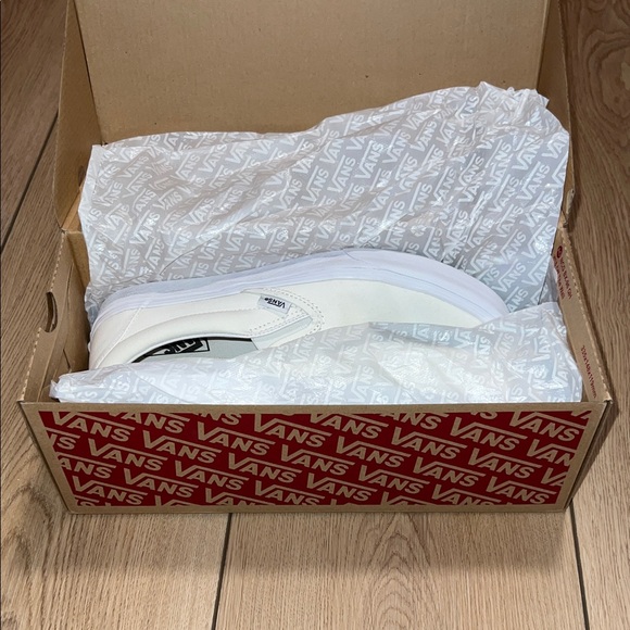 Vans Classic White Slip-On Shoes (Unisex) US Men’s 10.5 / US Women’s 12 - Picture 15 of 16